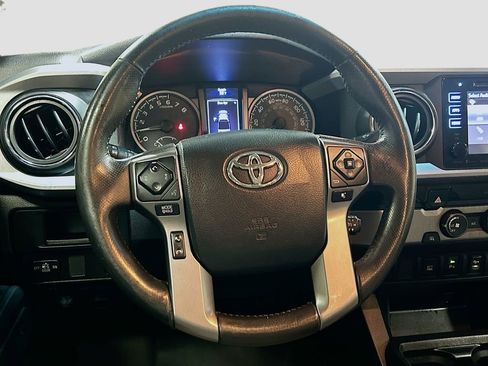 Used 2017 Toyota Tacoma SR5 w/ Tow Package image 11
