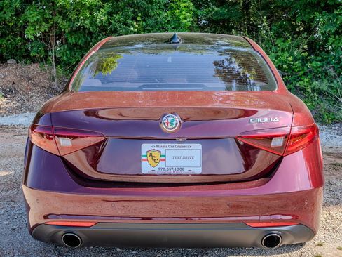 Used 2019 Alfa Romeo Giulia Ti w/ Quick Order Package 22Z Lusso RWD image 4