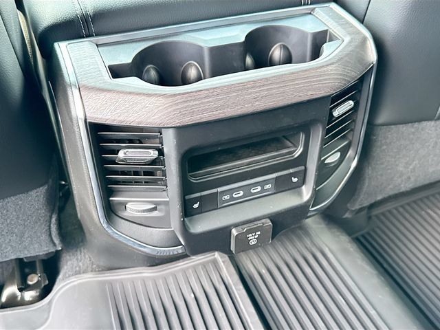 New 2026 RAM 3500 Laramie AWD/4WD image 19