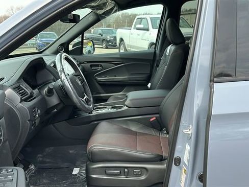 New 2026 Honda Ridgeline Black Edition image 9