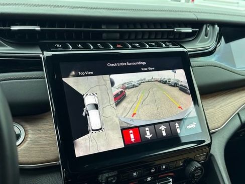 Used 2023 Jeep Grand Cherokee L Summit w/ Luxury Tech Group V image 20