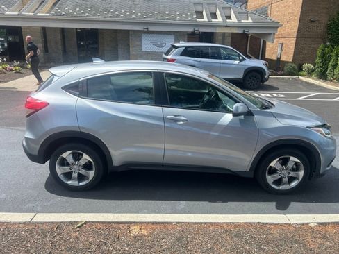 Used 2022 Honda HR-V LX image 7