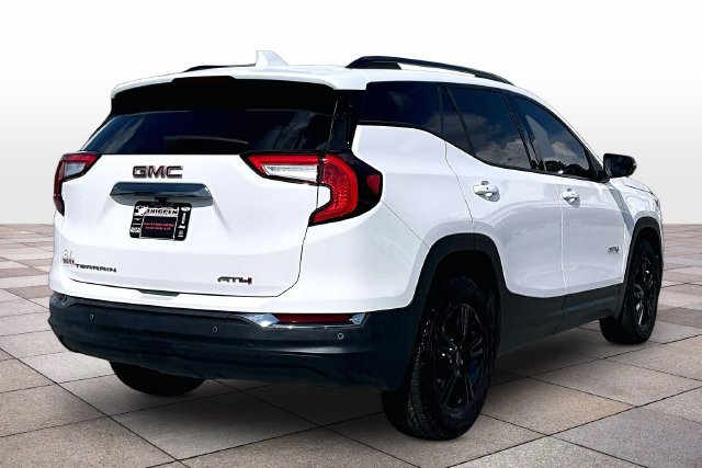 Used 2024 GMC Terrain AT4 AWD/4WD image 14