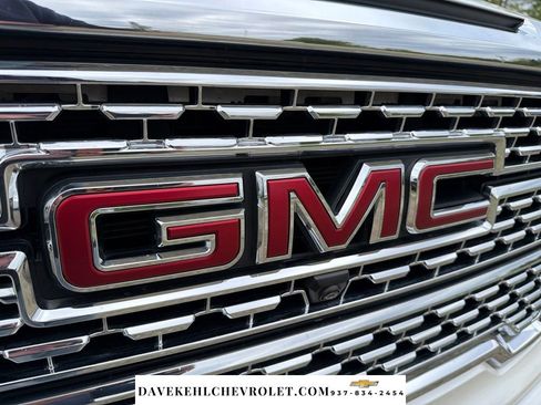 Used 2019 GMC Sierra 1500 Denali w/ Denali Ultimate Package AWD/4WD image 37