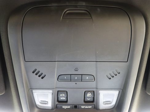 Used 2018 Cadillac XT5 Luxury w/ Driver Awareness Package FWD image 41