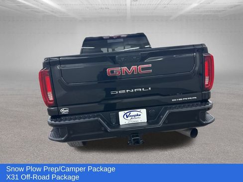 Used 2023 GMC Sierra 2500 Denali w/ Denali Black Diamond Edition image 11