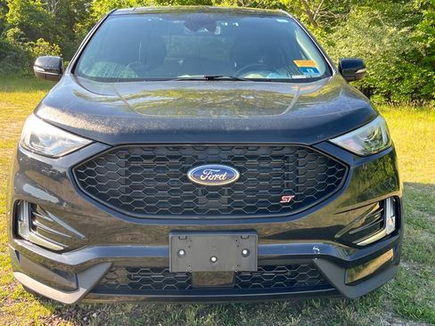 Used 2020 Ford Edge ST w/ Cold Weather Package AWD/4WD image 2