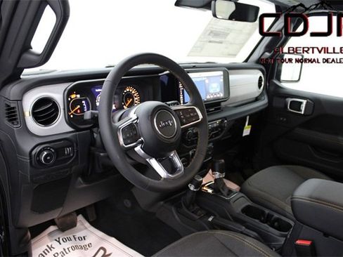 Used 2024 Jeep Wrangler Sahara w/ Technology Group image 13