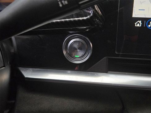 Used 2021 Chevrolet Corvette Stingray Premium Cpe w/ Z51 Performance Package image 37