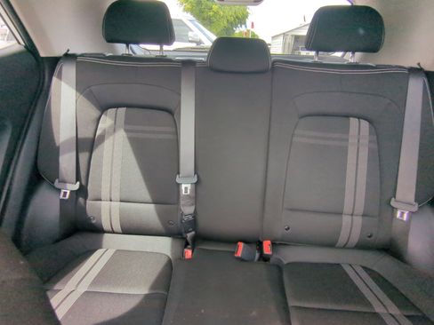 Used 2022 Hyundai Venue SEL FWD image 22