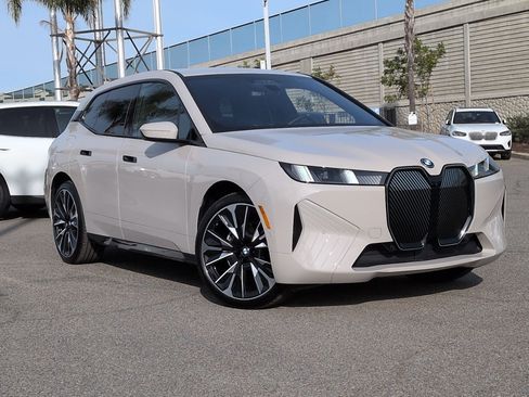 Used 2026 BMW iX xDrive45 image 2