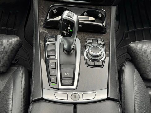 Used 2011 BMW 750Li xDrive AWD/4WD image 34