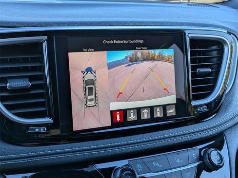 New 2026 Chrysler Pacifica Limited w/ Trailer Tow Group image 25