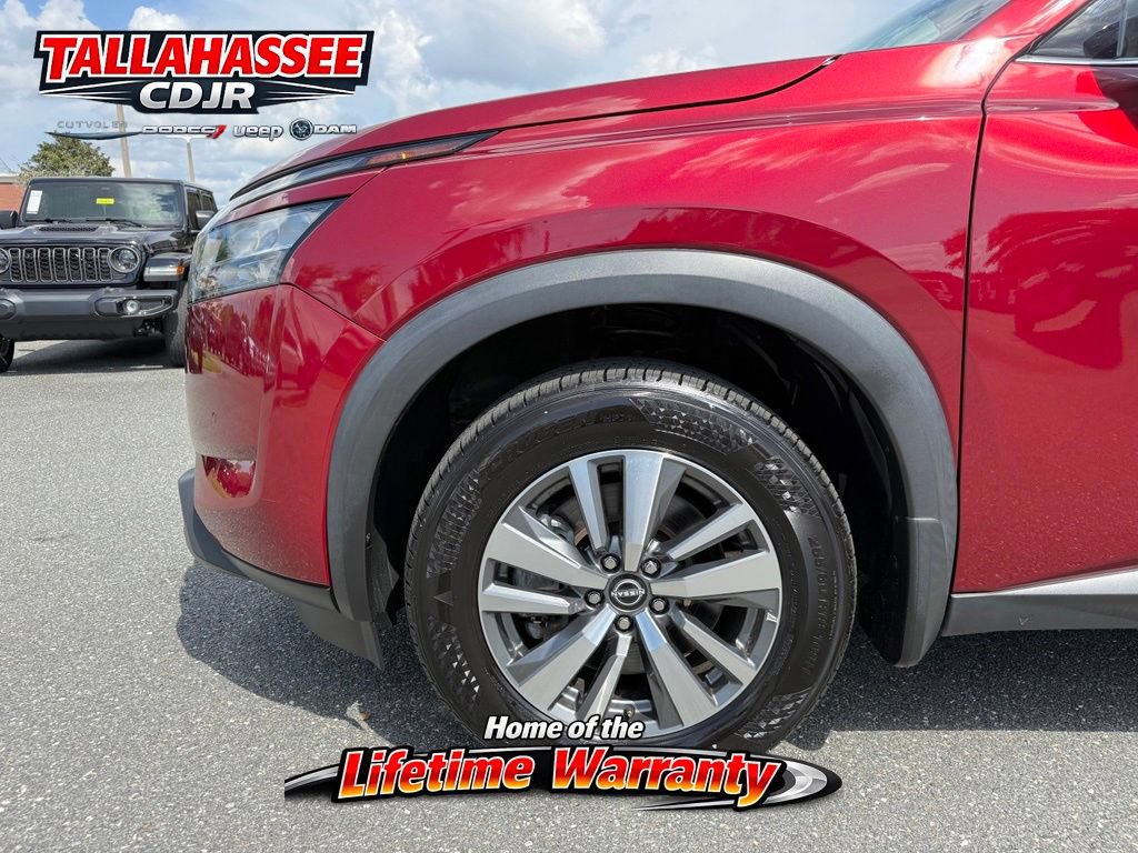 Used 2023 Nissan Pathfinder SL w/ Black Appearance Package AWD/4WD image 14
