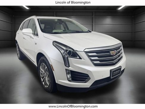 Used 2017 Cadillac XT5 Luxury w/ Driver Awareness Package AWD/4WD image 9