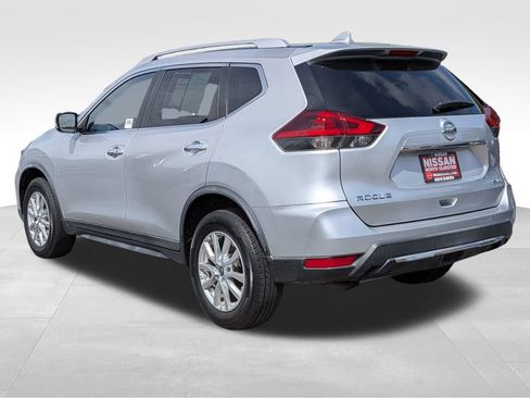Used 2018 Nissan Rogue SV AWD/4WD image 10