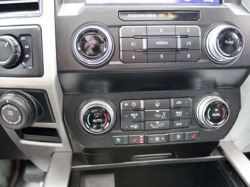 Used 2020 Ford F150 Lariat w/ Equipment Group 502A Luxury image 31