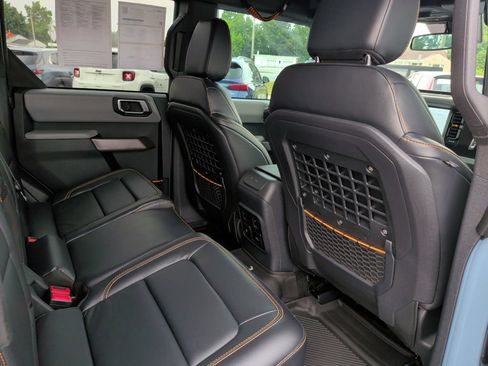 Certified 2022 Ford Bronco Badlands AWD/4WD image 17