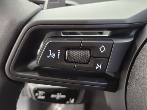 Certified 2025 Porsche Panamera image 18