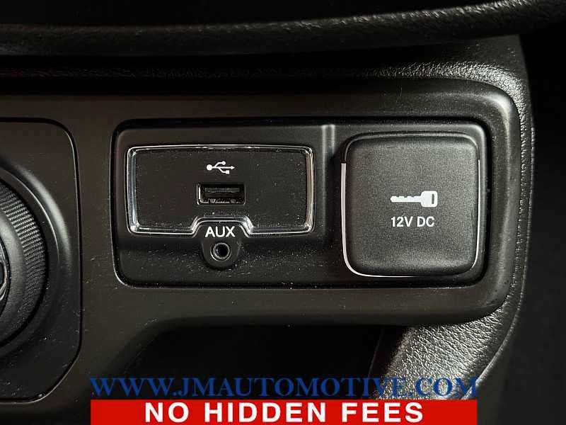 Used 2020 Jeep Renegade Altitude AWD/4WD image 40