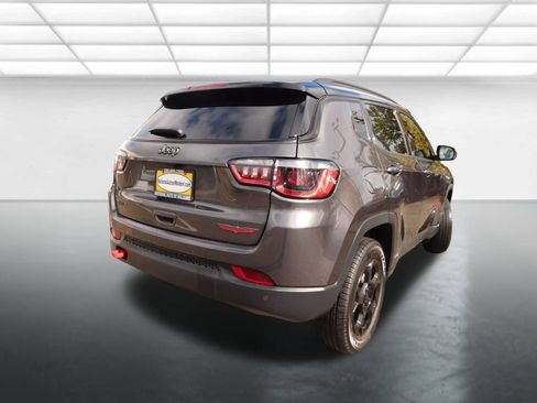 Used 2023 Jeep Compass Trailhawk image 5