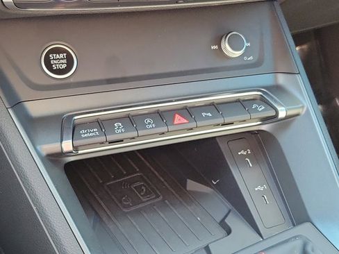 Certified 2025 Audi Q3 2.0T Premium Plus w/ Premium Plus Package image 26