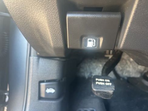 Used 2024 Nissan Altima 2.5 SV FWD image 23