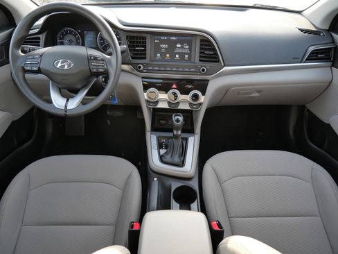 Used 2019 Hyundai Elantra SEL image 10