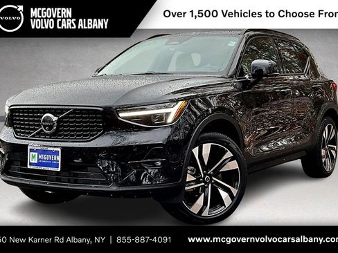New 2025 Volvo XC40 B5 Ultra w/ Climate Package image 1