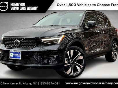 New 2025 Volvo XC40 B5 Ultra w/ Climate Package