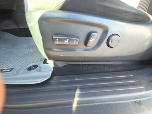 Used 2022 Toyota 4Runner SR5 AWD/4WD image 16