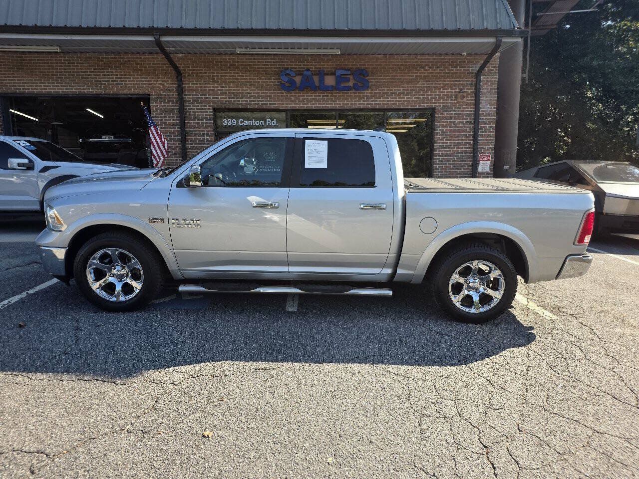 Used 2014 RAM 1500 Laramie w/ Convenience Group RWD image 3