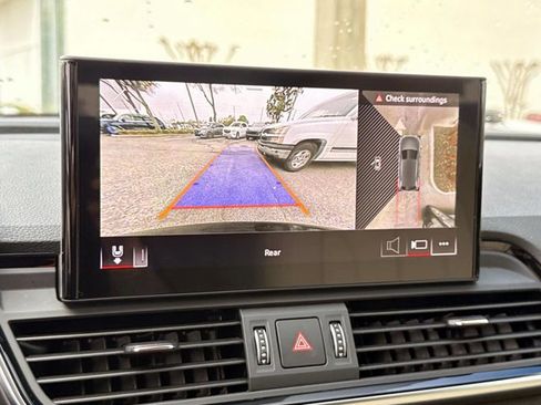 Used 2021 Audi Q5 Premium Plus w/ Premium Plus Package image 26