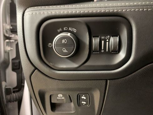 Used 2022 RAM 1500 Limited AWD/4WD image 18