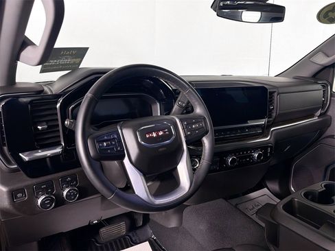 Used 2023 GMC Sierra 1500 Elevation image 9