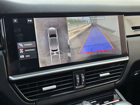 Used 2020 Porsche Cayenne image 15