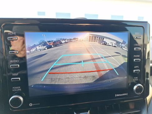 Used 2021 Toyota Corolla LE image 25