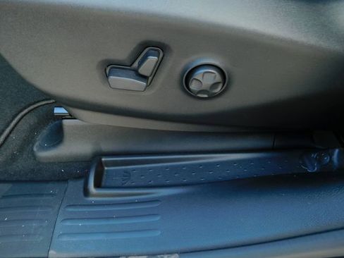 New 2026 Chrysler Pacifica Select image 22