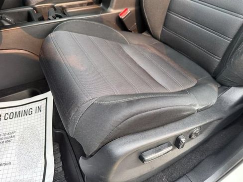 Used 2018 Honda CR-V EX image 17
