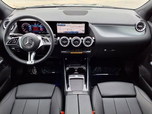 Used 2025 Mercedes-Benz GLA 250 image 4