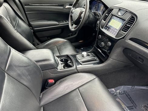 Used 2023 Chrysler 300 S w/ Comfort Group RWD image 16