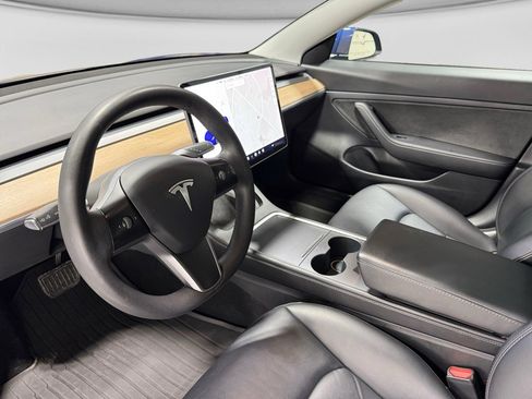 Used 2021 Tesla Model 3 Standard Range Plus image 18