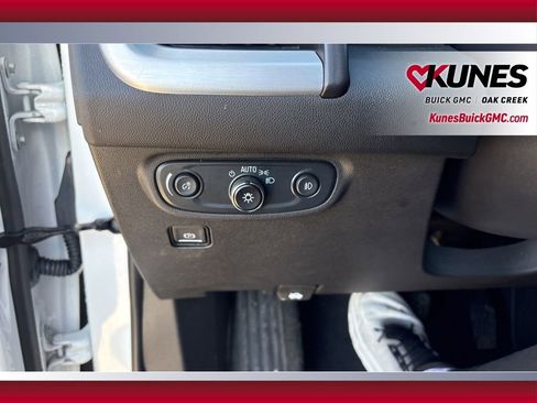 Used 2024 GMC Terrain SLT image 18