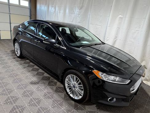 Used 2014 Ford Fusion SE w/ Equipment Group 202A FWD image 10