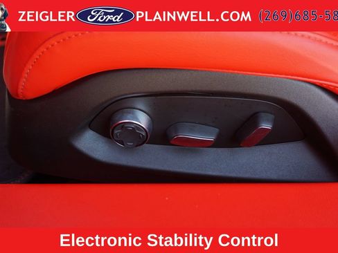 Used 2024 Chevrolet Corvette Stingray Premium Conv w/ Z51 Performance Package RWD image 14