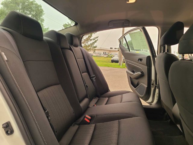 Used 2023 Nissan Altima 2.5 SV FWD image 22