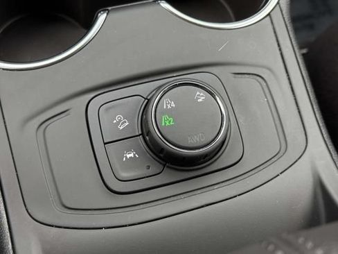Used 2024 GMC Terrain SLE AWD/4WD image 27