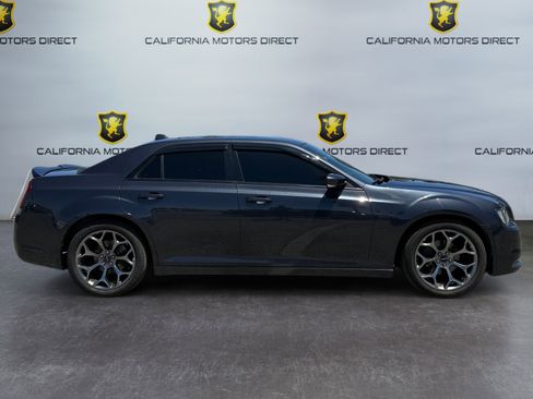 Used 2015 Chrysler 300 S w/ 300S Premium Group RWD image 6