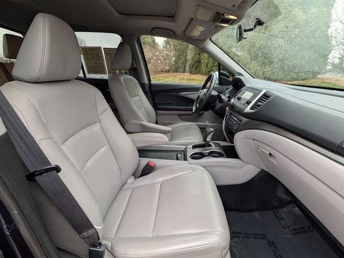 Used 2019 Honda Ridgeline RTL image 12