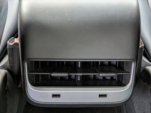 Used 2017 Tesla Model 3 Long Range image 19